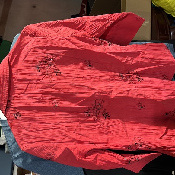 Women’s Petite Floral Embroidered Button Up - Picture 5 of 5